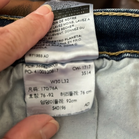 Levi's Denizen 208 Regular Taper Fit Pre-Faded Jeans - NWOT - Picture 11 of 11